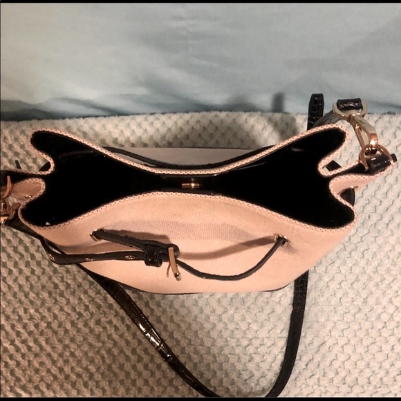 Michael Kors Bucket Bag $89 - Picture 8 of 11